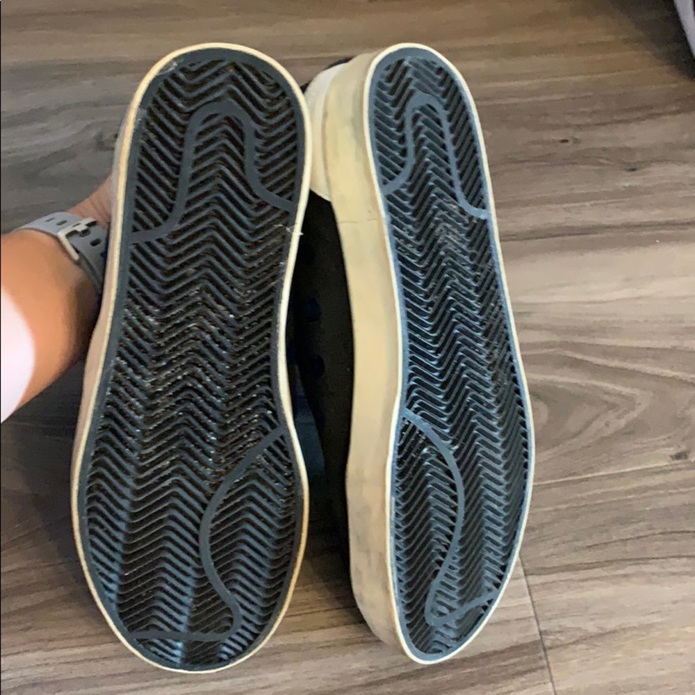 Sneakers - Picture 3 of 4